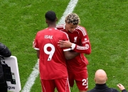 包含利物浦获准与埃基蒂克接触，法兰克福想要接近1亿欧报价的词条