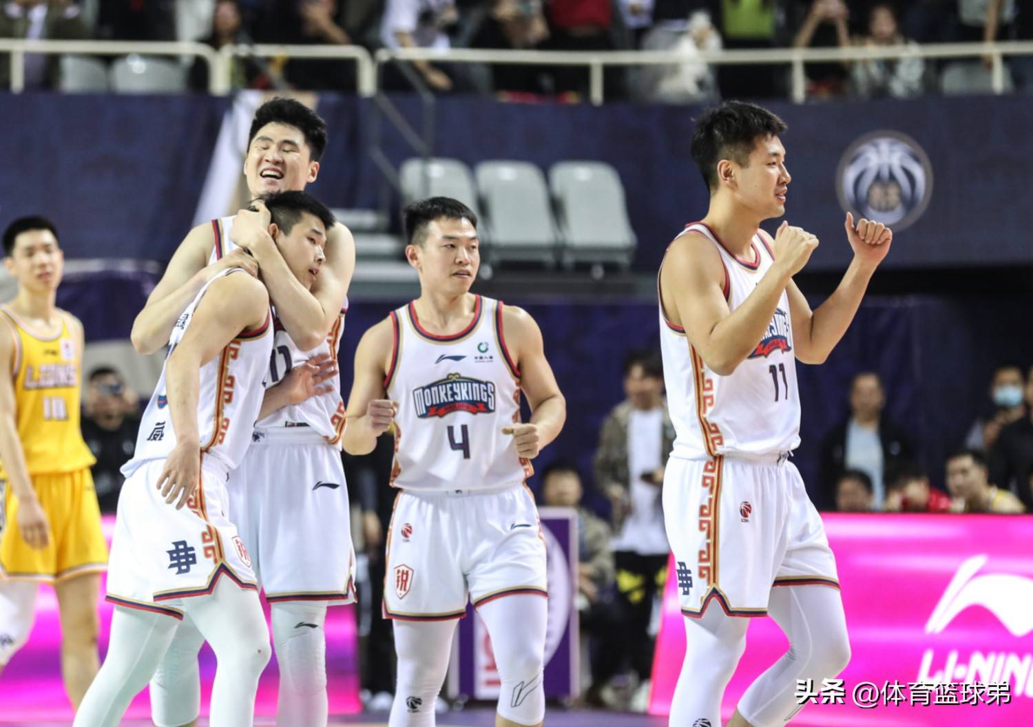 平博体育-关于徐杰三双广东险胜北控郭昊文24分同曦胜新疆的信息