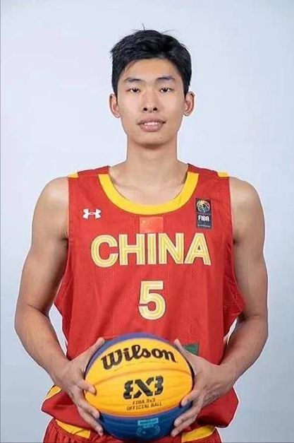 包含徐杰18+7+6广东逆转广州邹阳21分福建胜四川的词条