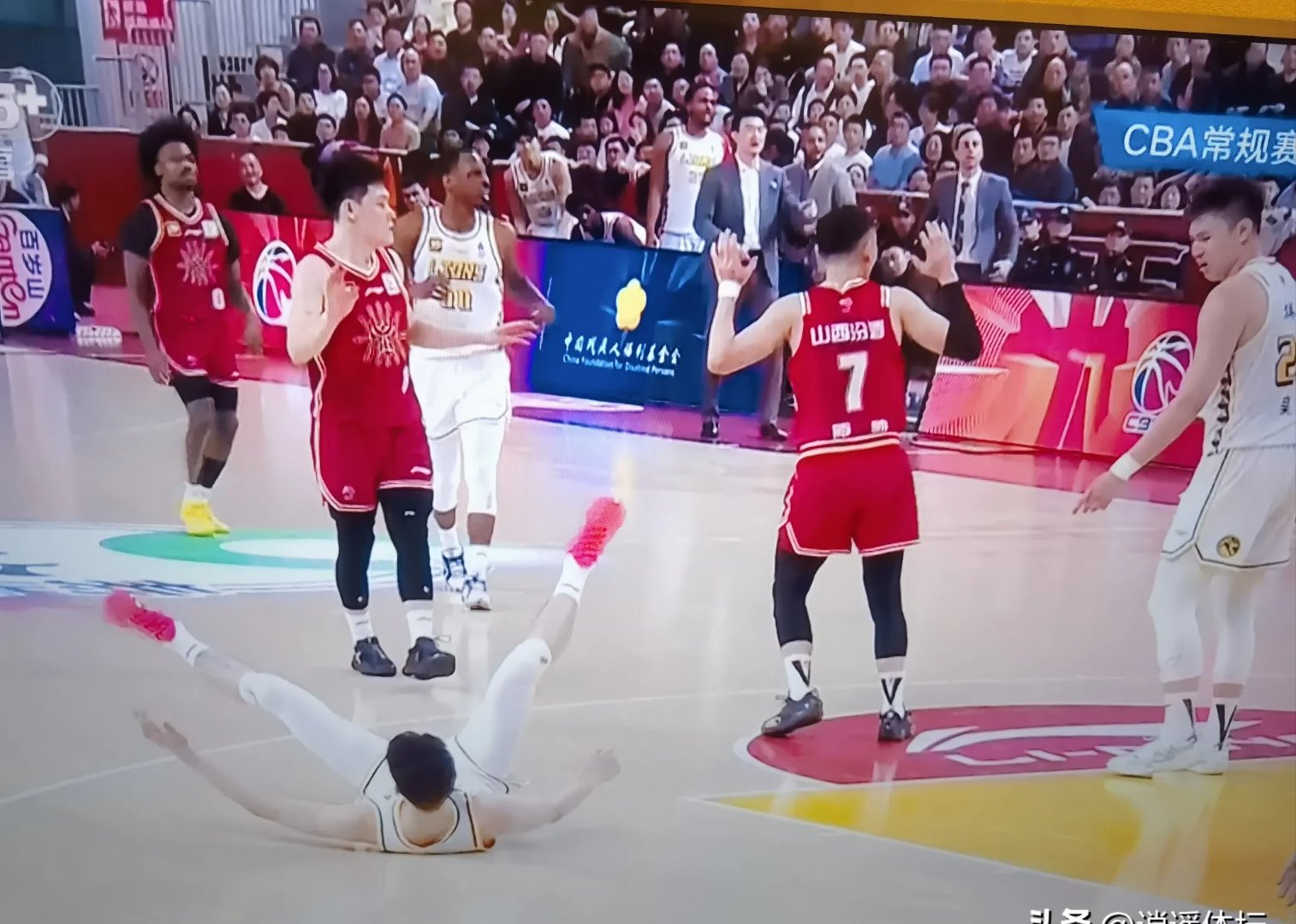 平博中国官网-关于FIBA分享三篮世界杯精彩瞬间：裁判兼职动作指导的信息
