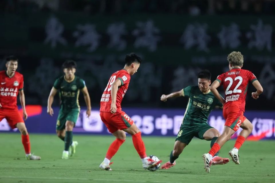 平博体育-足协杯-王上源钟义浩相互传射河南3-2逆转浙江
